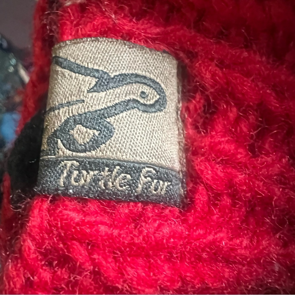 Turtle Fur Red Knit mittens - Picture 3 of 5